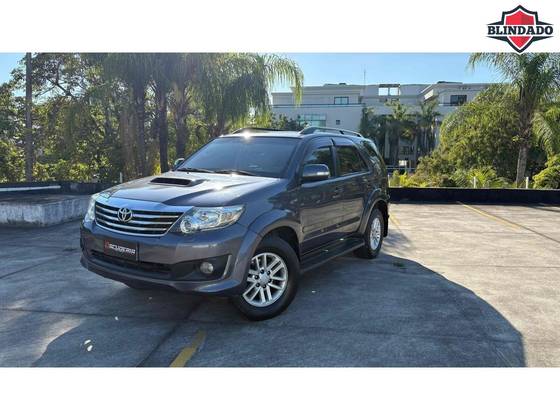 TOYOTA HILUX SW4 3.0 SRV 4X4 7 LUGARES 16V TURBO INTERCOOLER DIESEL 4P AUTOMÁTICO